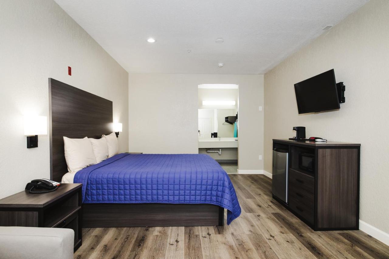 Winchester Inn And Suites Humble/Iah/North Houston Exterior photo