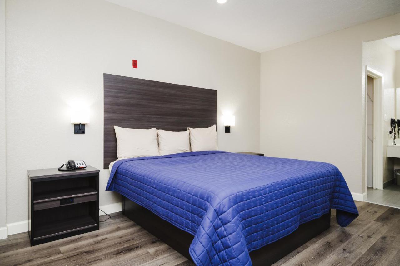 Winchester Inn And Suites Humble/Iah/North Houston Exterior photo