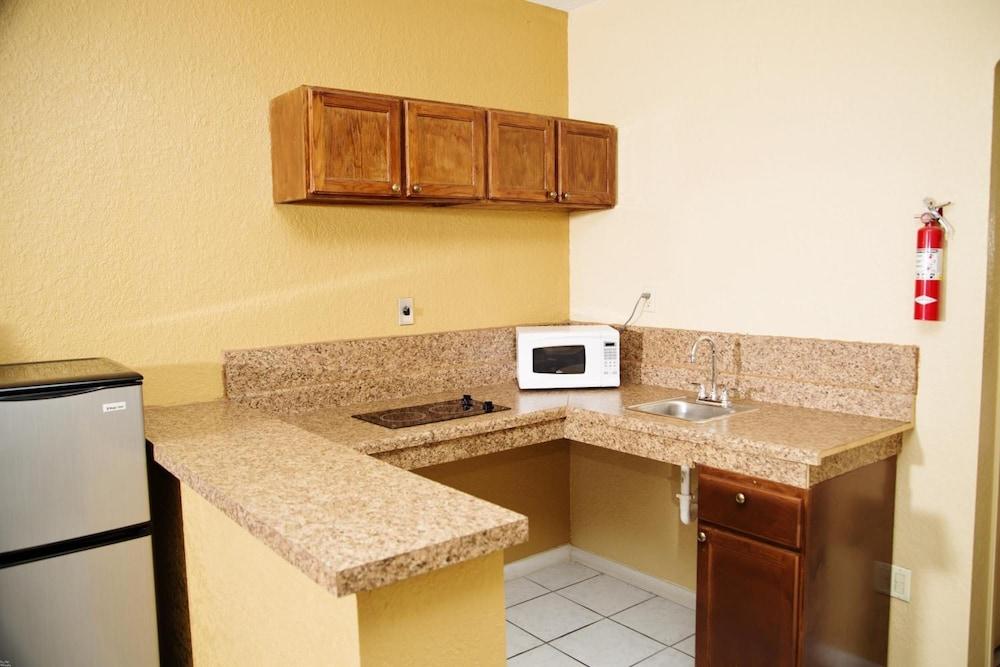 Winchester Inn And Suites Humble/Iah/North Houston Exterior photo